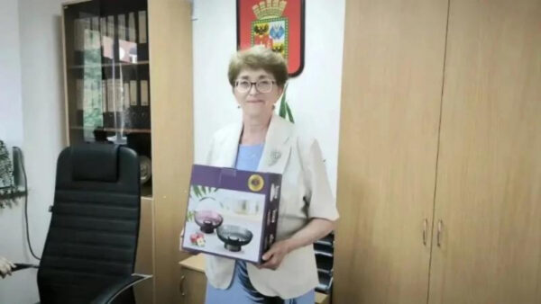 Краснодарка получила поздравление от депутата в юбилей