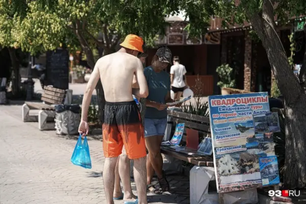 Кубанцы считают туристов в купальниках откровенным свинством