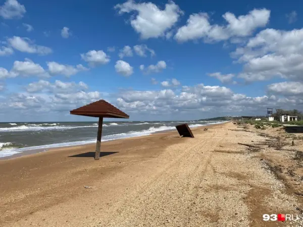 Теплая вода и песок. Топ-5 лучших пляжей Азовского моря, где стоит отдохнуть этим летом