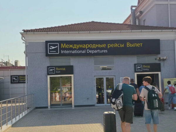 Кубанские аэропорты заставляют пассажиров ждать часами